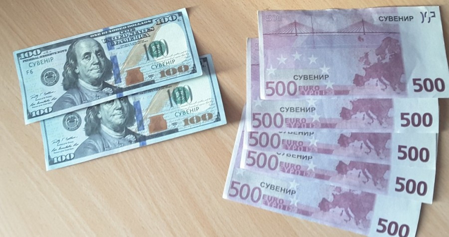 Chcieli wjechać do Polski... z banknotami do gier planszowych