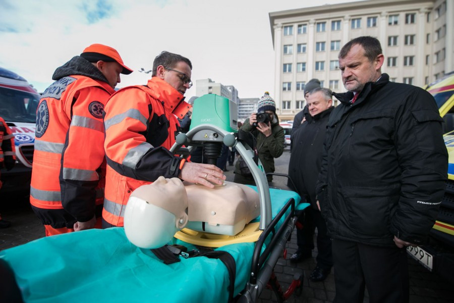 Nowy sprzęt dla podkarpackich ratowników medycznych [ZDJĘCIA]
