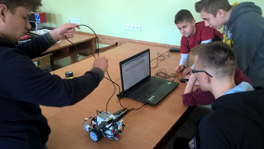 Ferie z techniką w mechaniku [ZDJĘCIA]