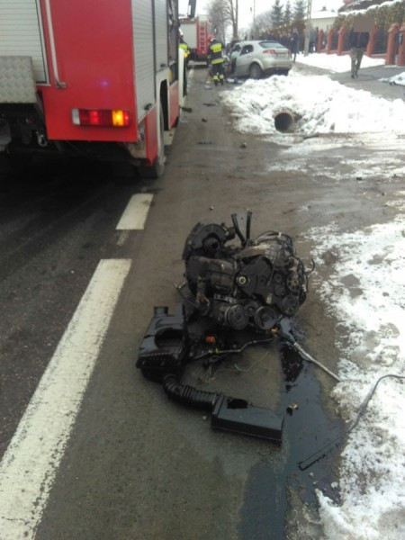 Groźny wypadek pod Brzozowem. Zablokowana droga [ZDJĘCIA]