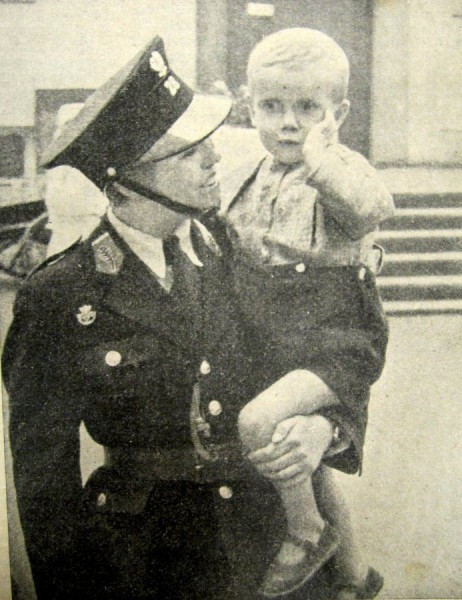 Policjantka dawniej i dziś