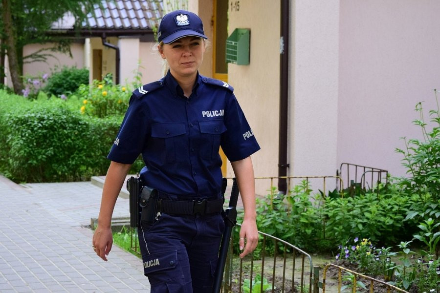 Policjantka dawniej i dziś