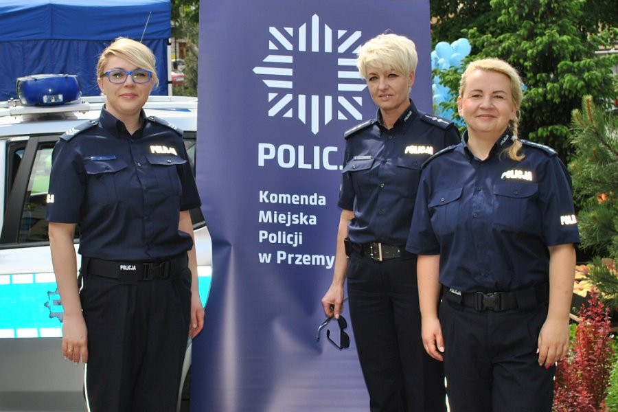 Policjantka dawniej i dziś
