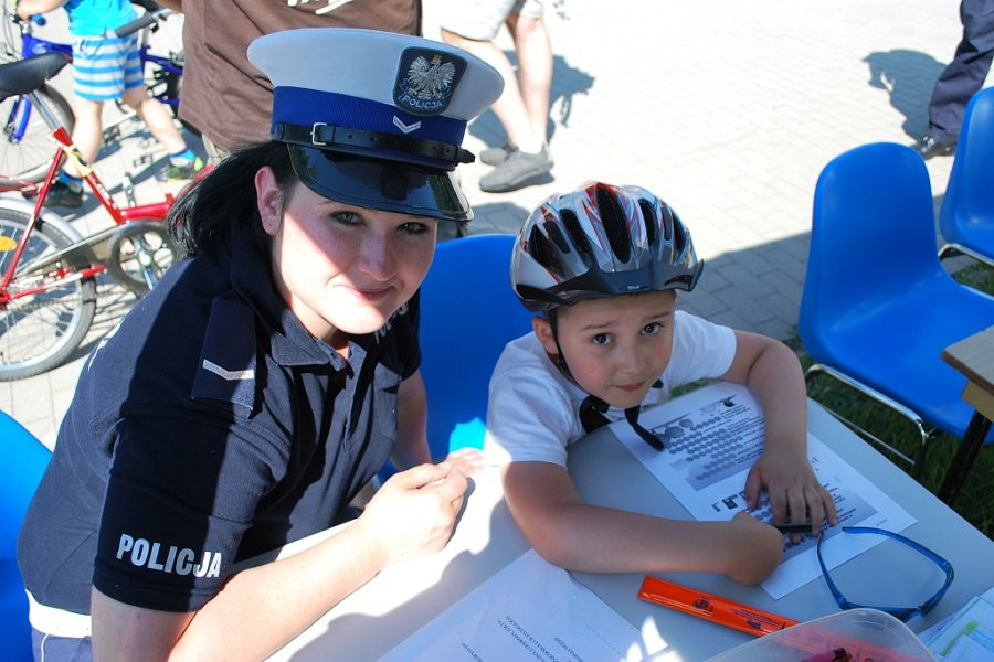Policjantka dawniej i dziś