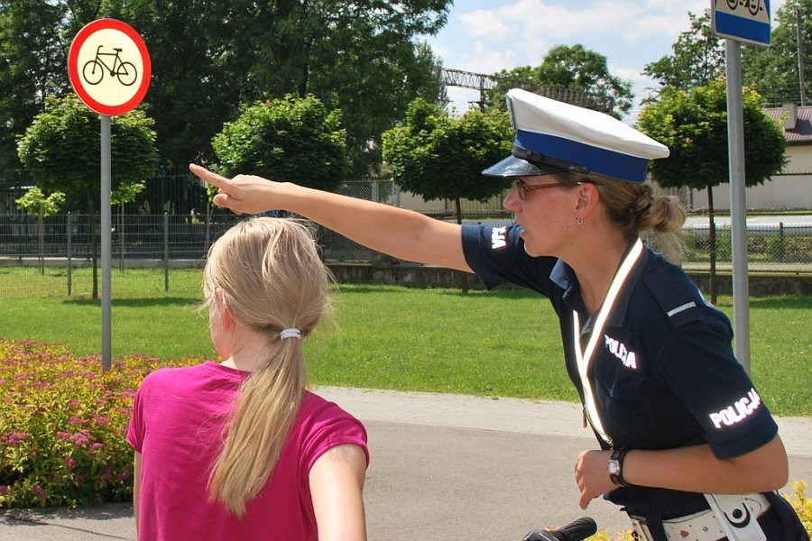 Policjantka dawniej i dziś
