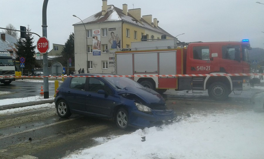 Zderzenie ciężarówki z osobówką. Ciężko ranne dziecko [ZDJĘCIA]
