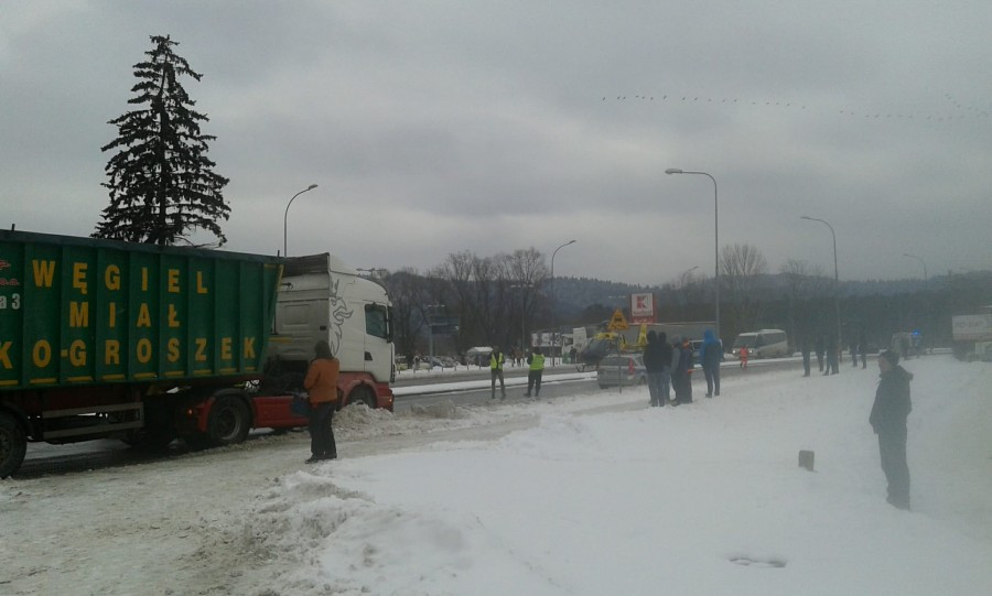 Zderzenie ciężarówki z osobówką. Ciężko ranne dziecko [ZDJĘCIA]