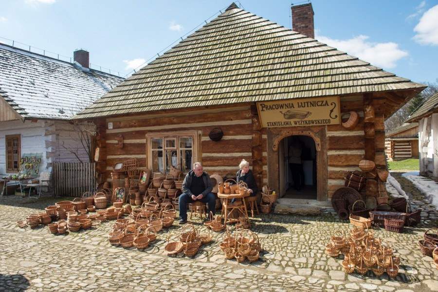 Piękne palmy, wielkanocne ozdoby i potrawy. Tak wyglądała Niedziela Palmowa w skansenie [ZDJĘCIA]