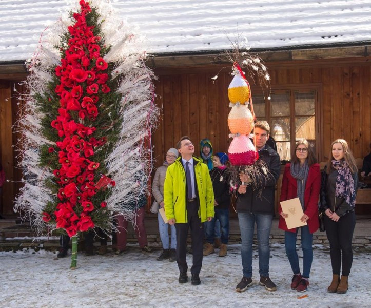 Piękne palmy, wielkanocne ozdoby i potrawy. Tak wyglądała Niedziela Palmowa w skansenie [ZDJĘCIA]