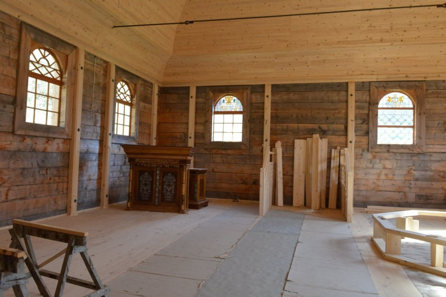 Zobacz wnętrze synagogi, która powstaje w sanockim skansenie [ZDJĘCIA]