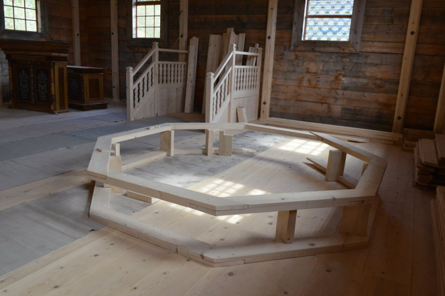 Zobacz wnętrze synagogi, która powstaje w sanockim skansenie [ZDJĘCIA]