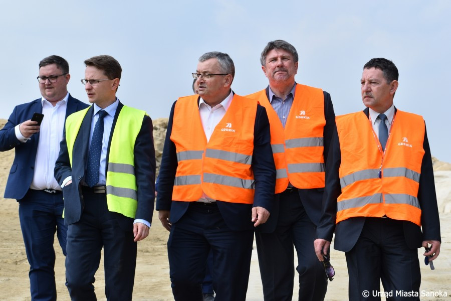Minister Adamczyk na budowie sanockiej obwodnicy [ZDJĘCIA]