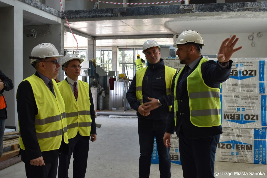 Zobacz, jak przebiega budowa Centrum Rehabilitacji i Sportu w Sanoku