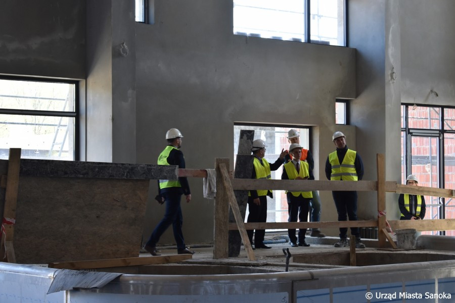 Zobacz, jak przebiega budowa Centrum Rehabilitacji i Sportu w Sanoku