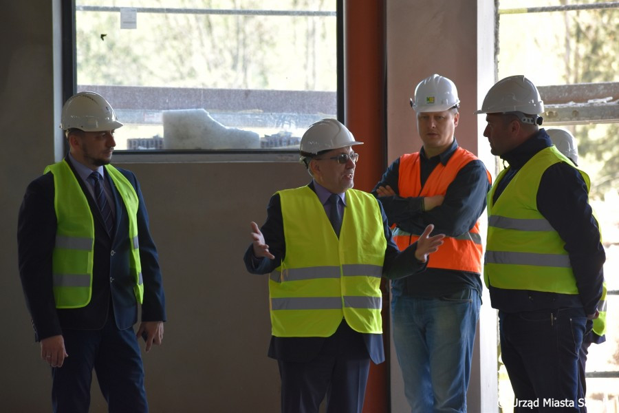 Zobacz, jak przebiega budowa Centrum Rehabilitacji i Sportu w Sanoku