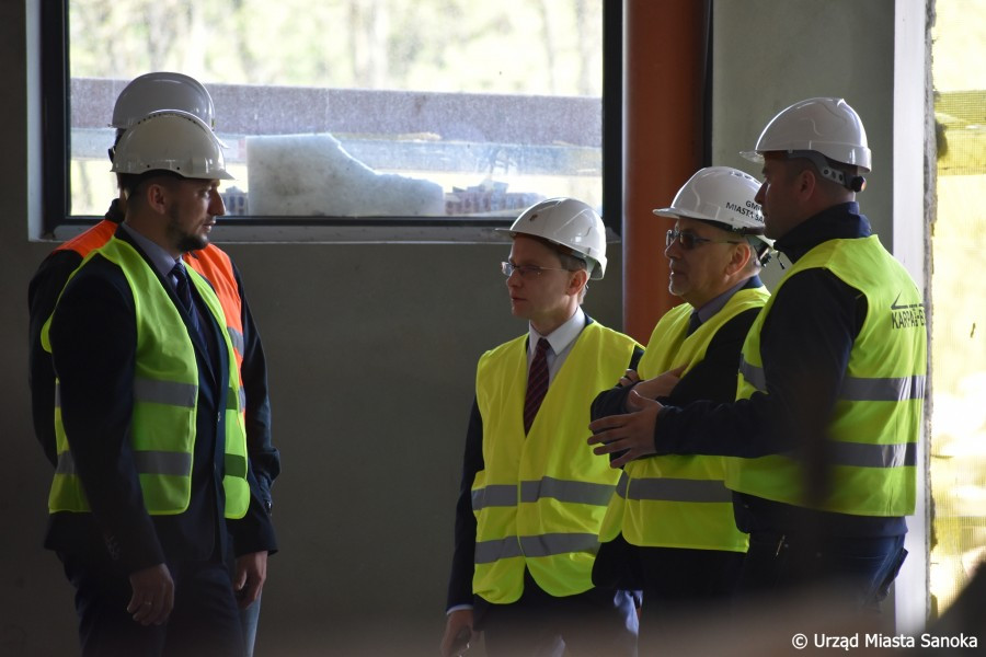 Zobacz, jak przebiega budowa Centrum Rehabilitacji i Sportu w Sanoku