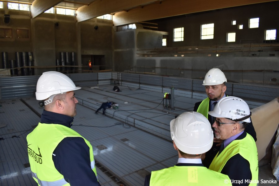 Zobacz, jak przebiega budowa Centrum Rehabilitacji i Sportu w Sanoku