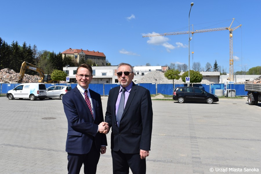 Zobacz, jak przebiega budowa Centrum Rehabilitacji i Sportu w Sanoku