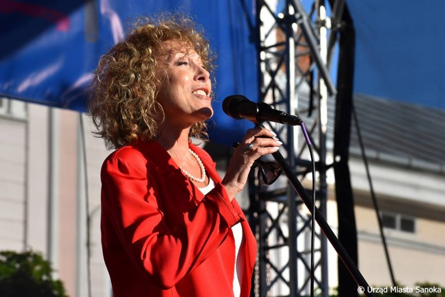 Dzień Papieski i koncert Alicji Majewskiej w Sanoku