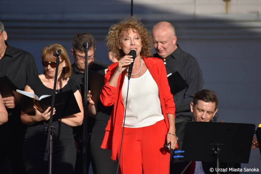 Dzień Papieski i koncert Alicji Majewskiej w Sanoku