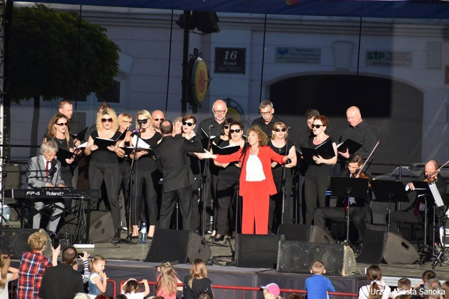 Dzień Papieski i koncert Alicji Majewskiej w Sanoku