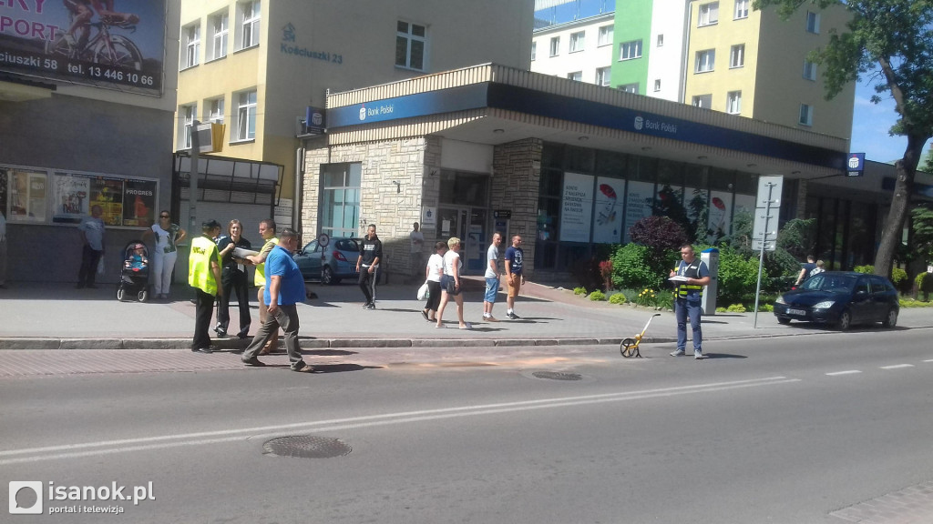 Raniona kobieta, pościg policji i rozbity radiowóz