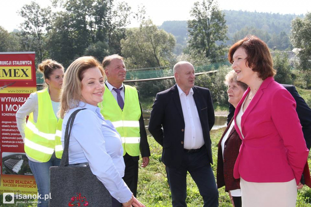 Symboliczne wbicie łopaty - będzie most w Morocho (ZDJĘCIA)