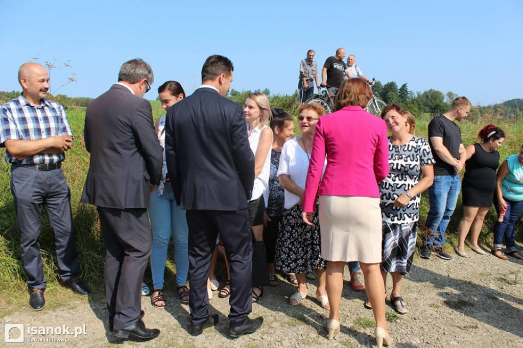 Symboliczne wbicie łopaty - będzie most w Morocho (ZDJĘCIA)