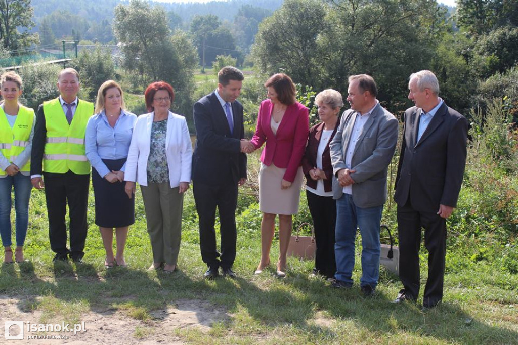 Symboliczne wbicie łopaty - będzie most w Morocho (ZDJĘCIA)