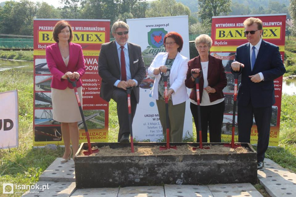 Symboliczne wbicie łopaty - będzie most w Morocho (ZDJĘCIA)