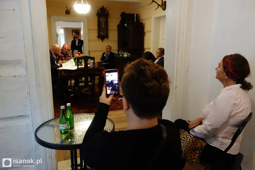 Tak sanoczanie czytają Przedwiośnie (ZDJĘCIA)