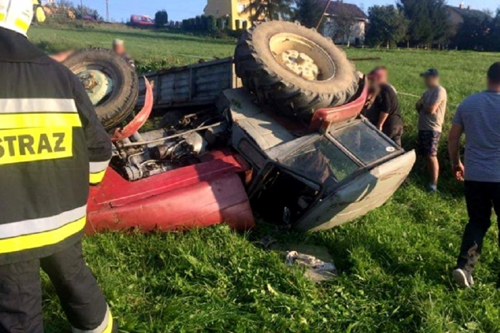 Wywrócił się traktor (ZDJĘCIA)
