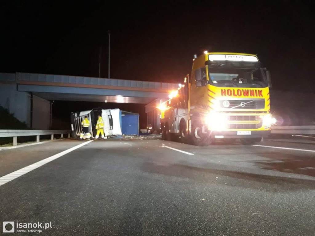 Na S19 wywróciła się ciężarówka