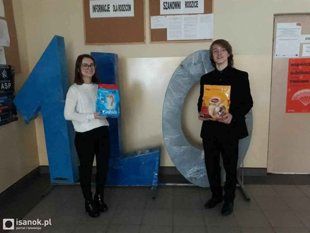 Studenci pracy socjalnej wspierają zwierzaki ze schroniska