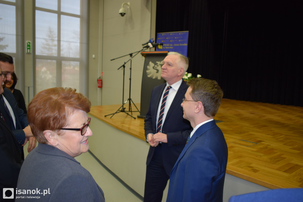 Wicepremier Gowin przywiózł milion złotych dla sanockiej PWSZ