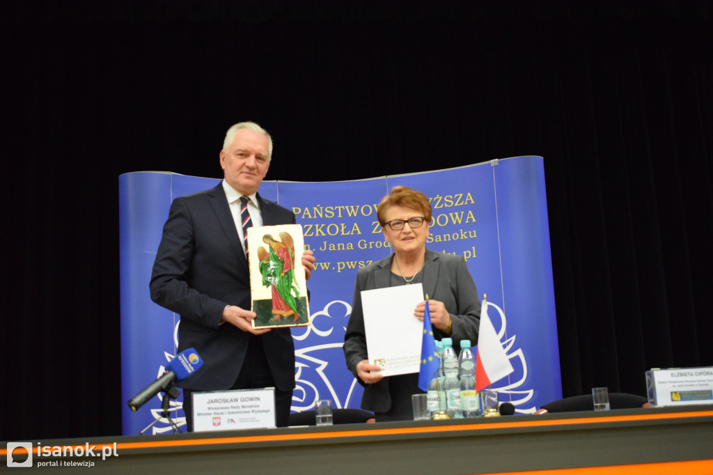 Wicepremier Gowin przywiózł milion złotych dla sanockiej PWSZ