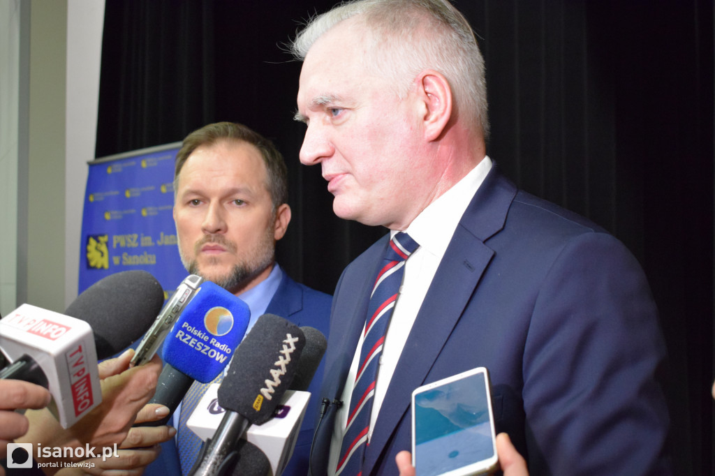 Wicepremier Gowin przywiózł milion złotych dla sanockiej PWSZ
