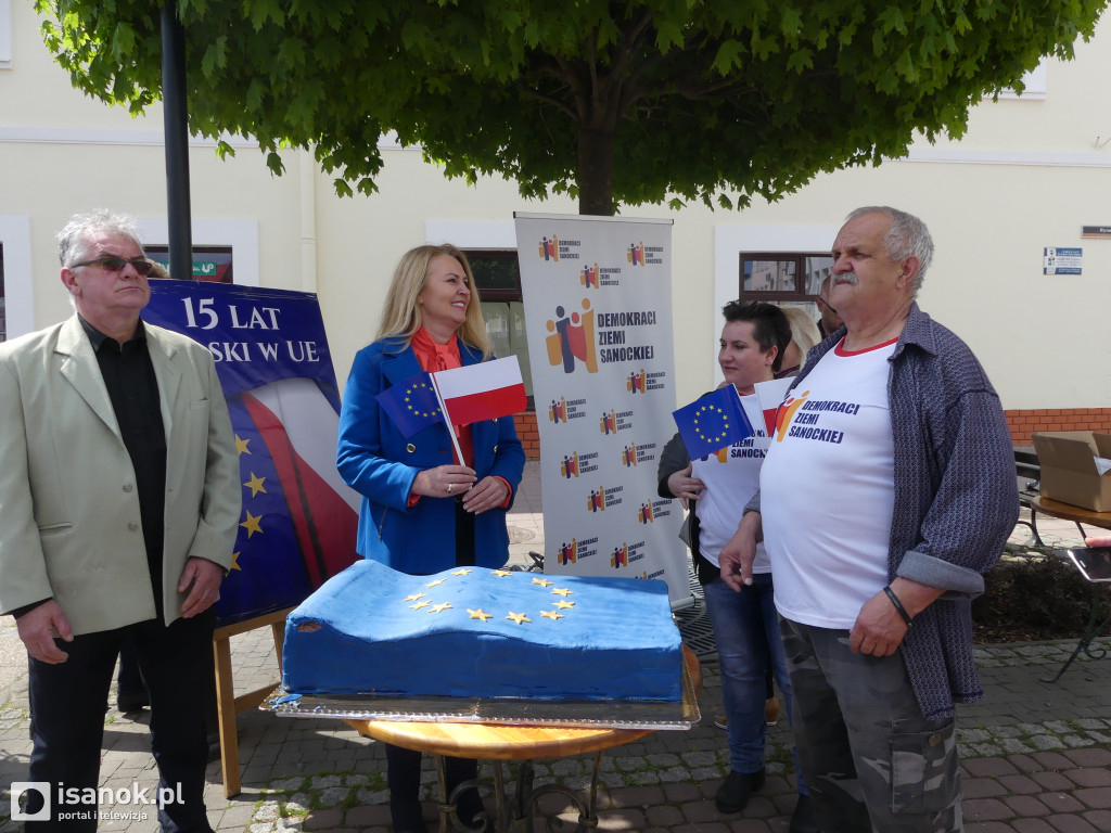 Tort na rynku na 15-lecie wstąpienie Polski do Unii Europejskiej