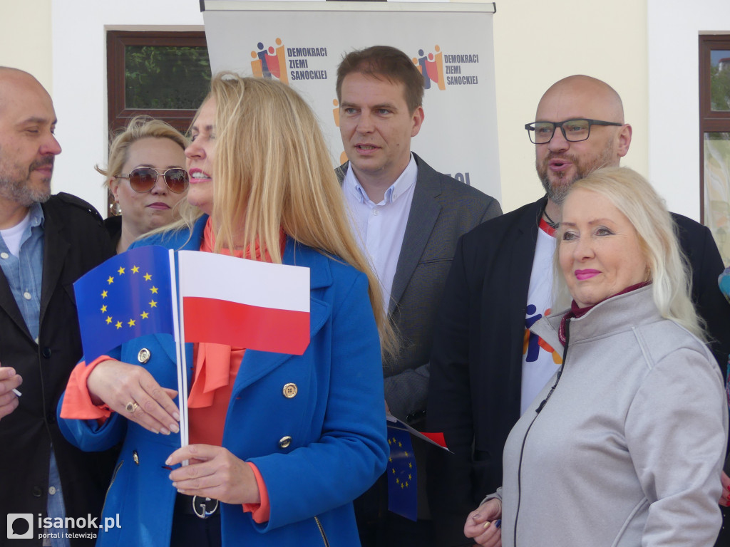 Tort na rynku na 15-lecie wstąpienie Polski do Unii Europejskiej