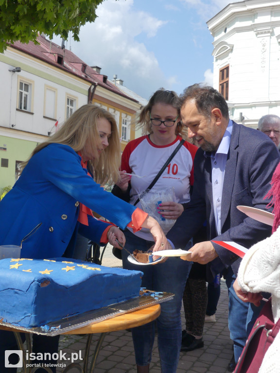 Tort na rynku na 15-lecie wstąpienie Polski do Unii Europejskiej