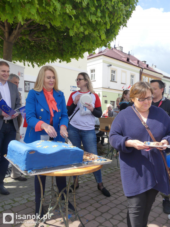 Tort na rynku na 15-lecie wstąpienie Polski do Unii Europejskiej