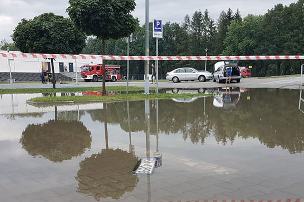 Ulewa podtopiła MOSiR i CRiS