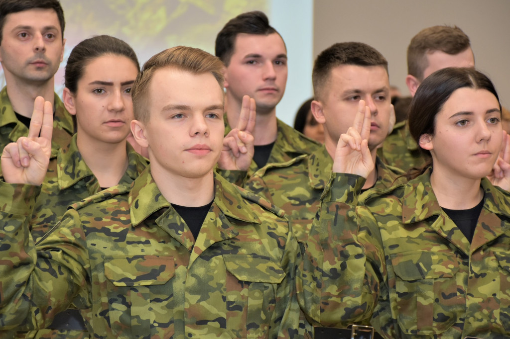 Nowi funkcjonariusze Bieszczadzkiego Oddziału SG