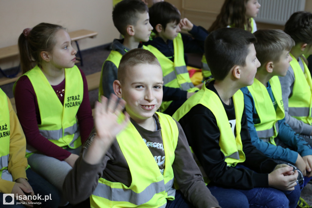 Mali żacy z wizytą w straży pożarnej [FOTO]