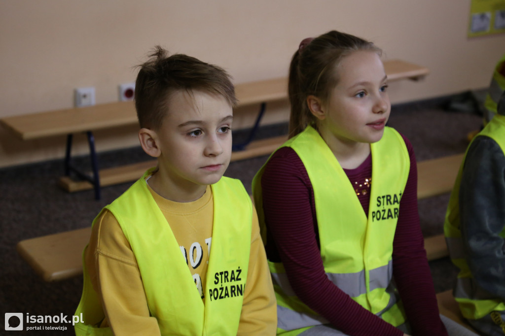 Mali żacy z wizytą w straży pożarnej [FOTO]