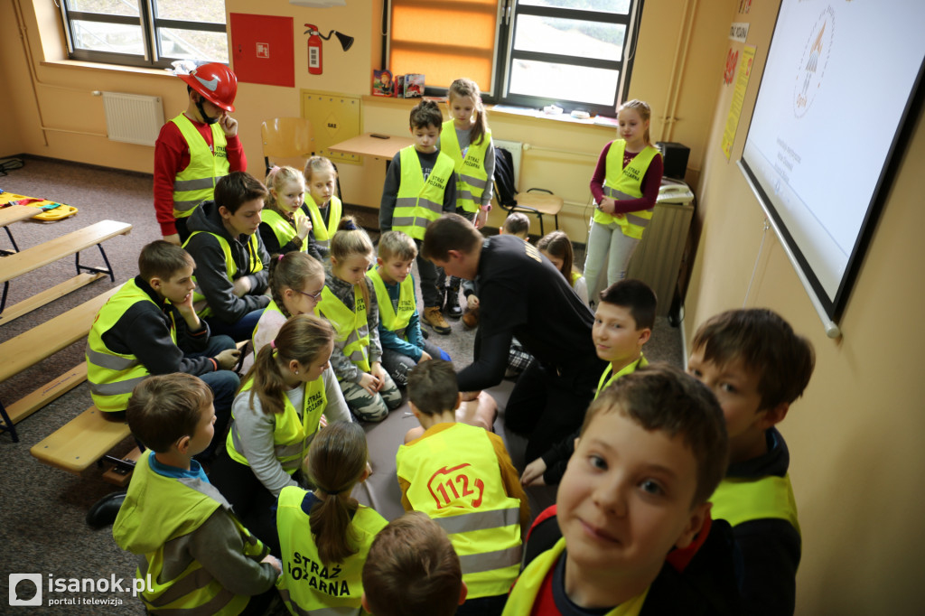 Mali żacy z wizytą w straży pożarnej [FOTO]