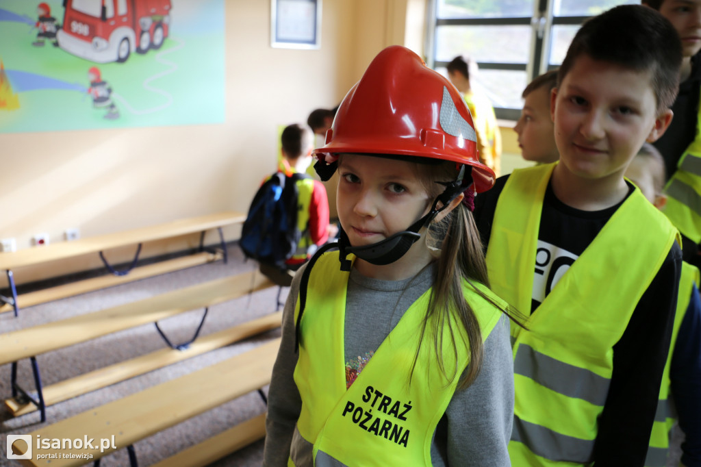 Mali żacy z wizytą w straży pożarnej [FOTO]