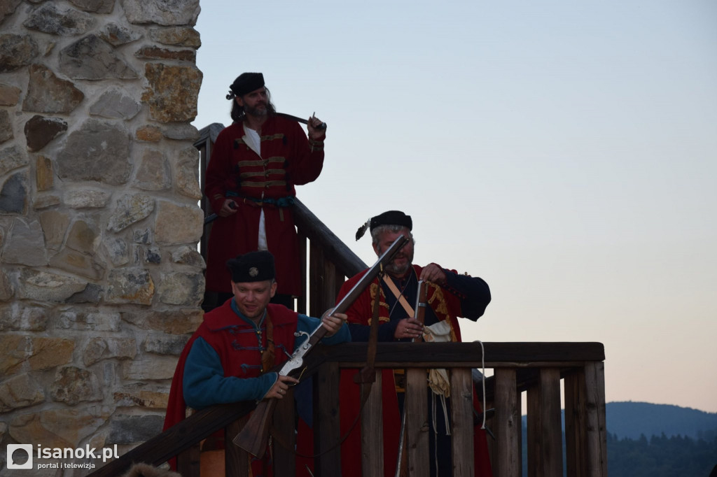Inscenizacja historyczna na dziedzińcu sanockiego zamku