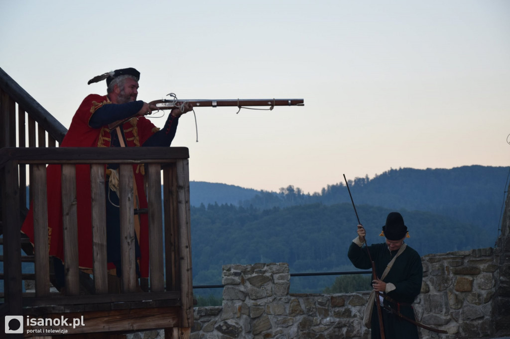 Inscenizacja historyczna na dziedzińcu sanockiego zamku