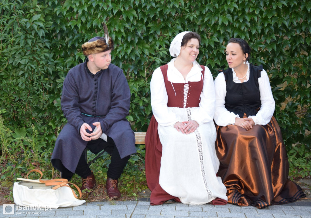 Inscenizacja historyczna na dziedzińcu sanockiego zamku